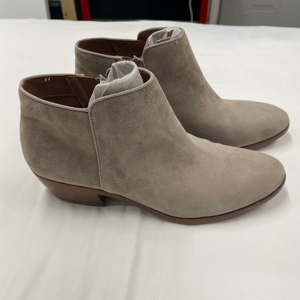 Sam Edelman Petty Chelsea Boot, Putty Suede, size 8.5